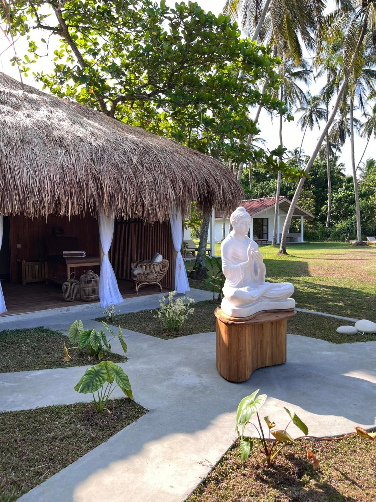 Simply Peace Hotell Tangalle Eksteriør bilde